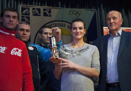 Olympic lesson by Yelena Isinbayeva in Volgograd