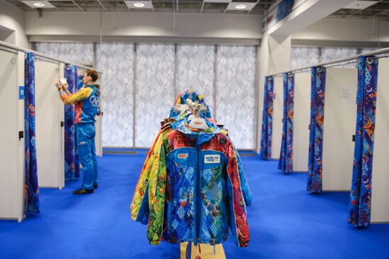 Equipment handed out to volunteers of 2014 Olympics in Sochi