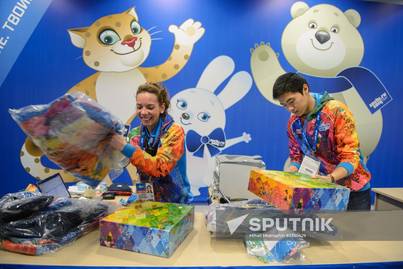 Equipment handed out to volunteers of 2014 Olympics in Sochi