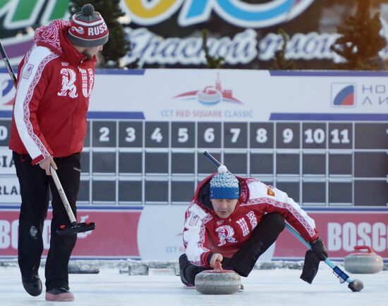 Curling. World tour stage Red Square Classic.