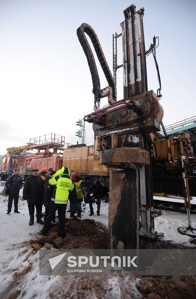 Construction pile breaks tunnel on Moscow Metro green line