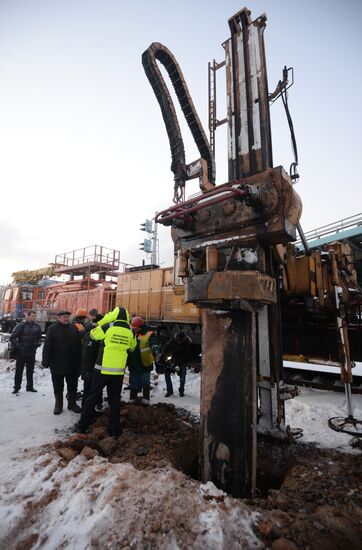 Construction pile breaks tunnel on Moscow Metro green line