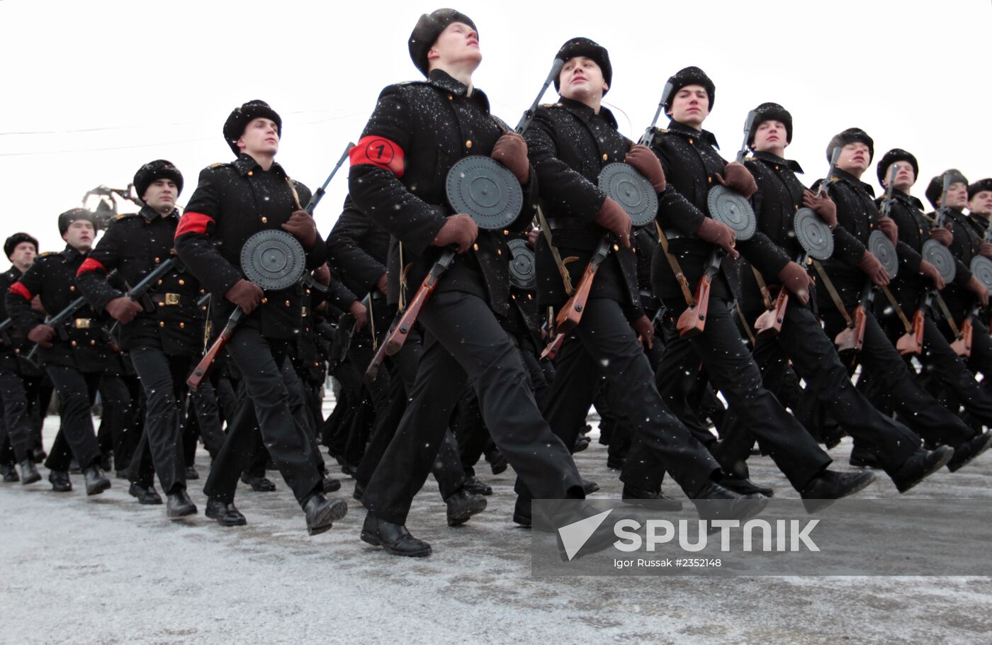 Final rehearsal of parade marking 70th anniversary of lifting of Siege of Leningrad