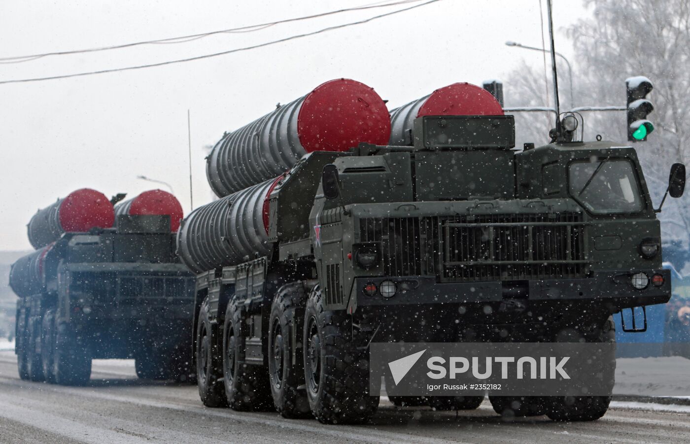 Final rehearsal of parade marking 70th anniversary of lifting of Siege of Leningrad