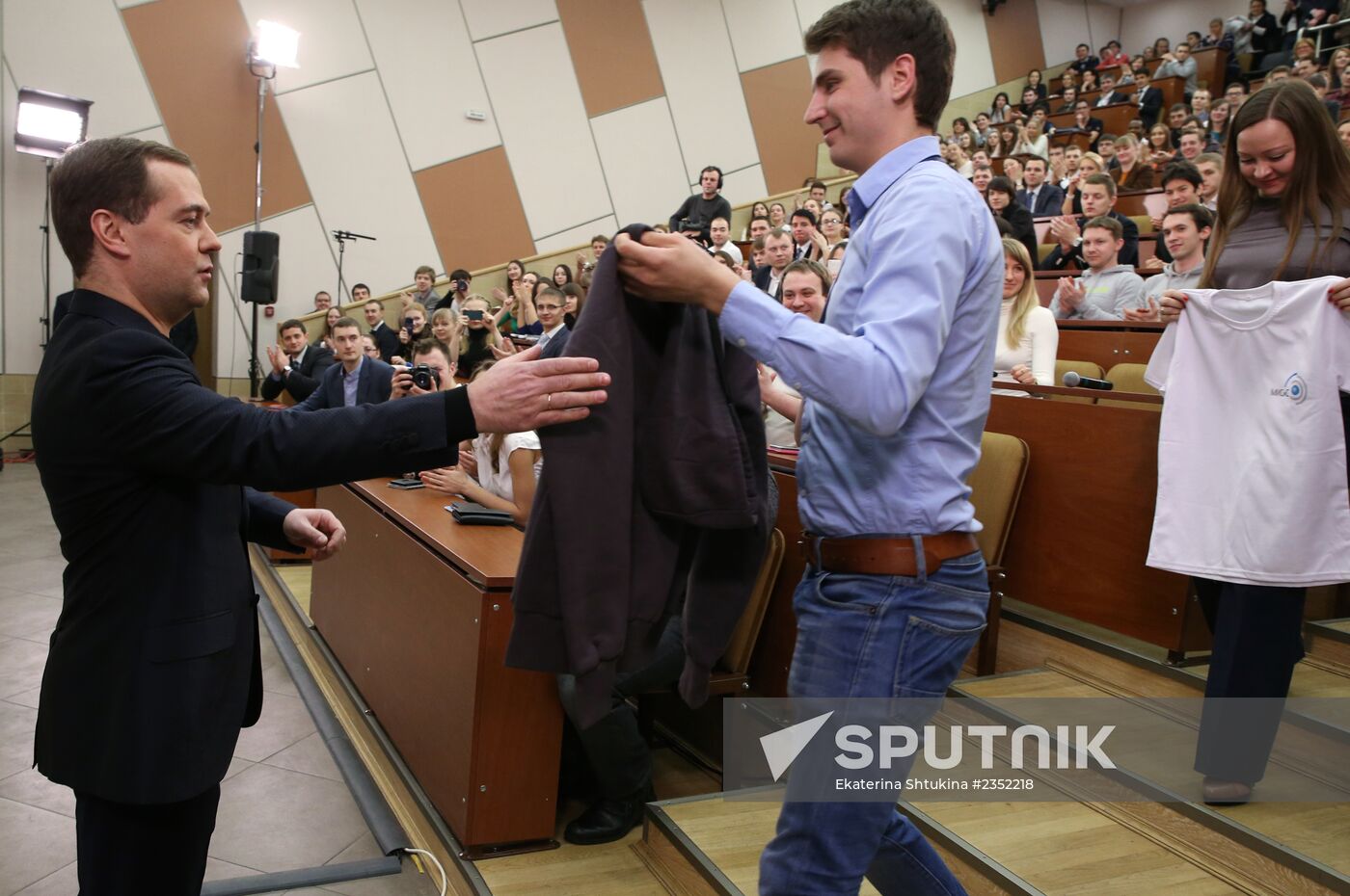 Dmitry Medvedev visits MISiS University