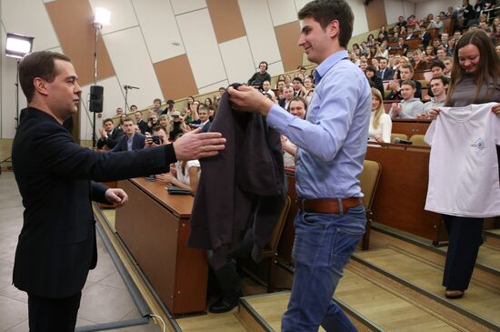 Dmitry Medvedev visits MISiS University