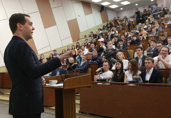 Dmitry Medvedev visits MISiS University