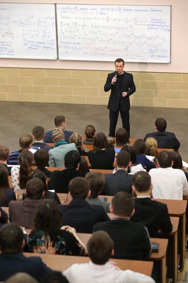 Dmitry Medvedev visits MISiS University