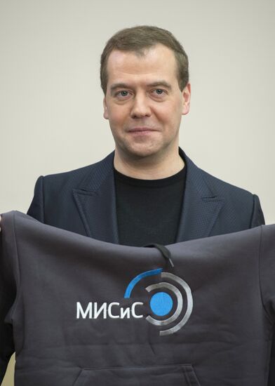 Dmitry Medvedev visits MISiS University