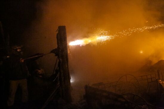 Protesters clash with police in center of Kiev