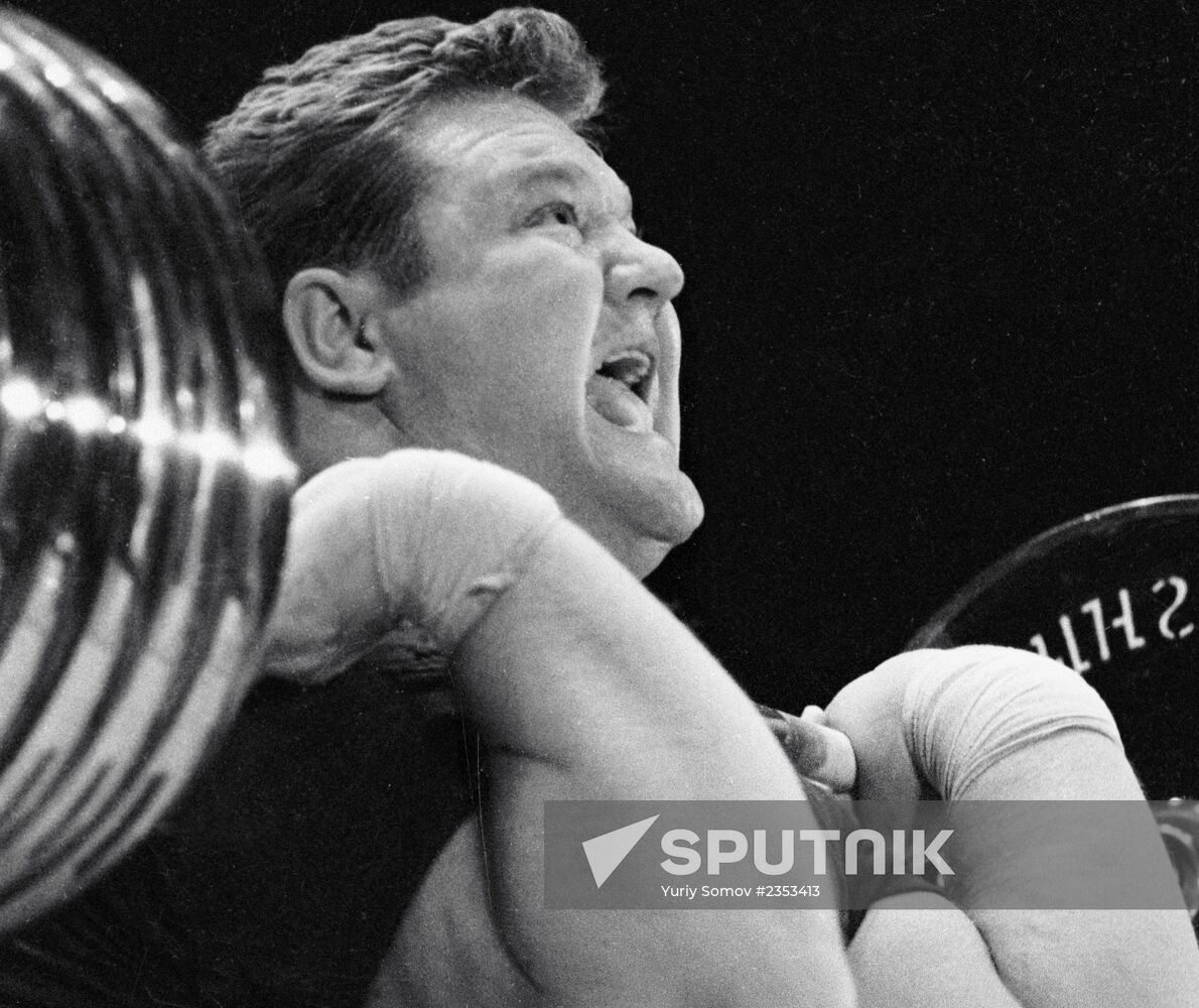 Weightlifter Leonid Zhabotinsky