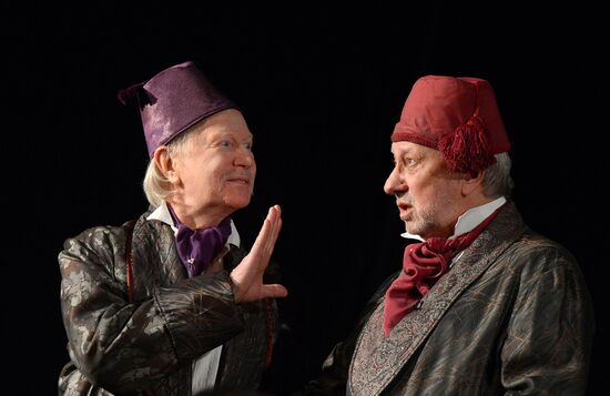 Theater "School of Modern Play" moves to new venue