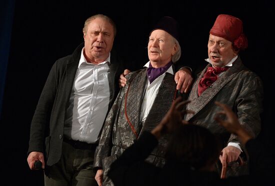 Theater "School of Modern Play" moves to new venue