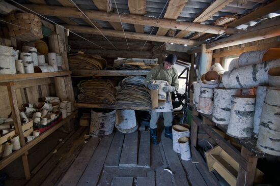 Birch bark craft masters