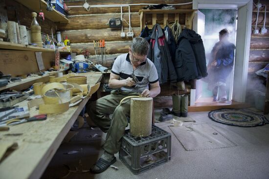 Birch bark craft masters