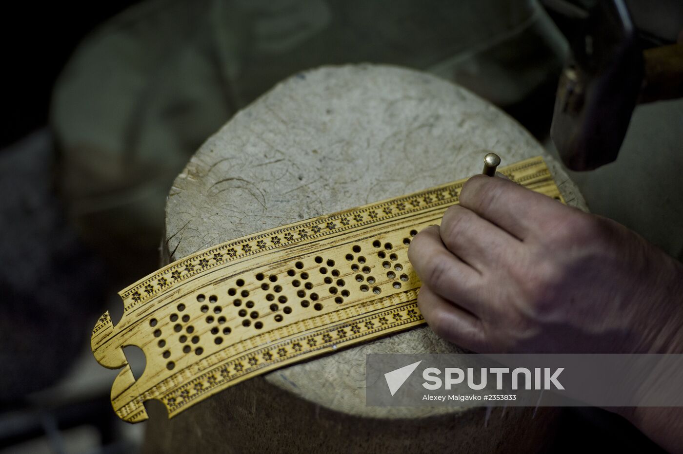 Birch bark craft masters