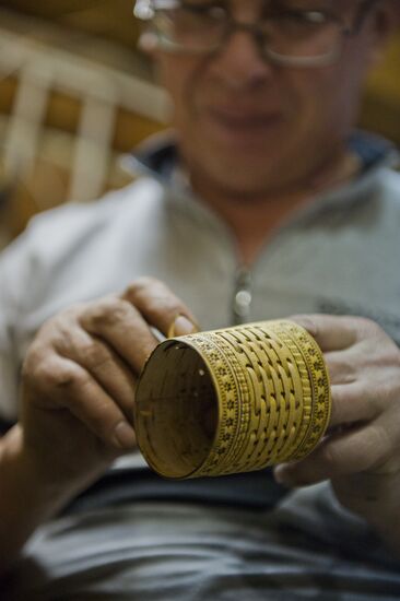 Birch bark craft masters