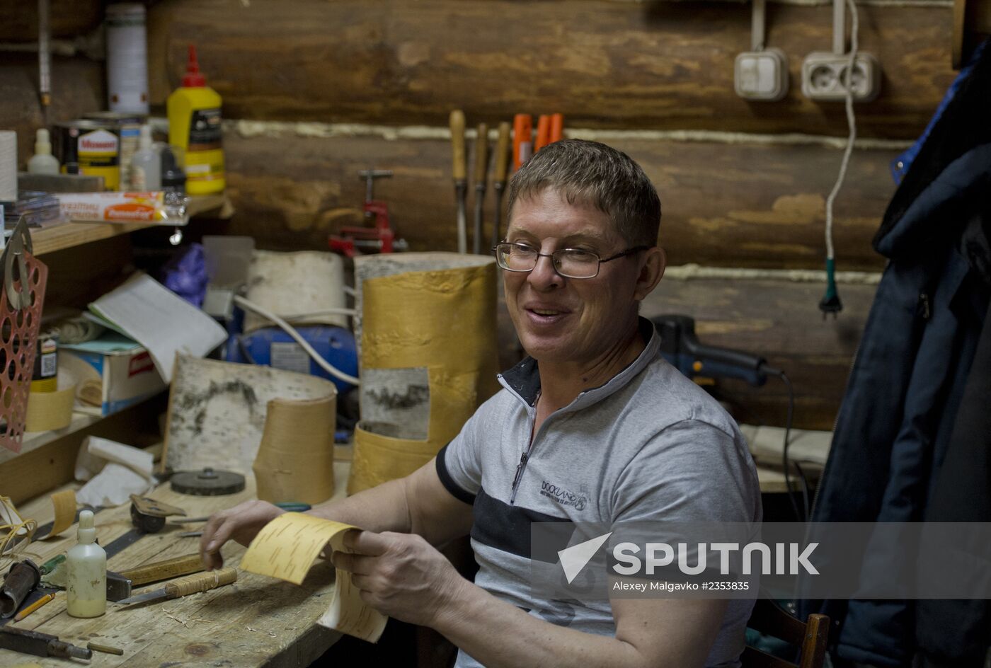 Birch bark craft masters