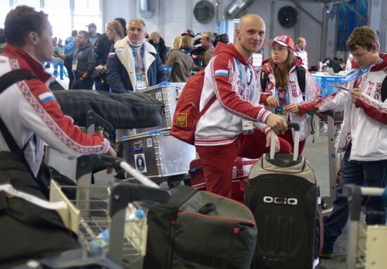 Athletes arrive in Olympic Village to participate in 2014 Games