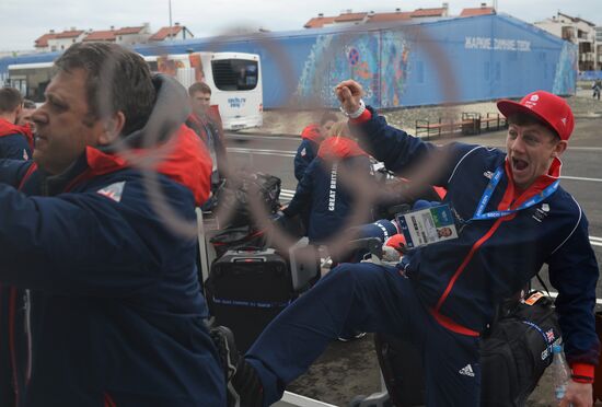Athletes arrive in Olympic Village to participate in 2014 Games