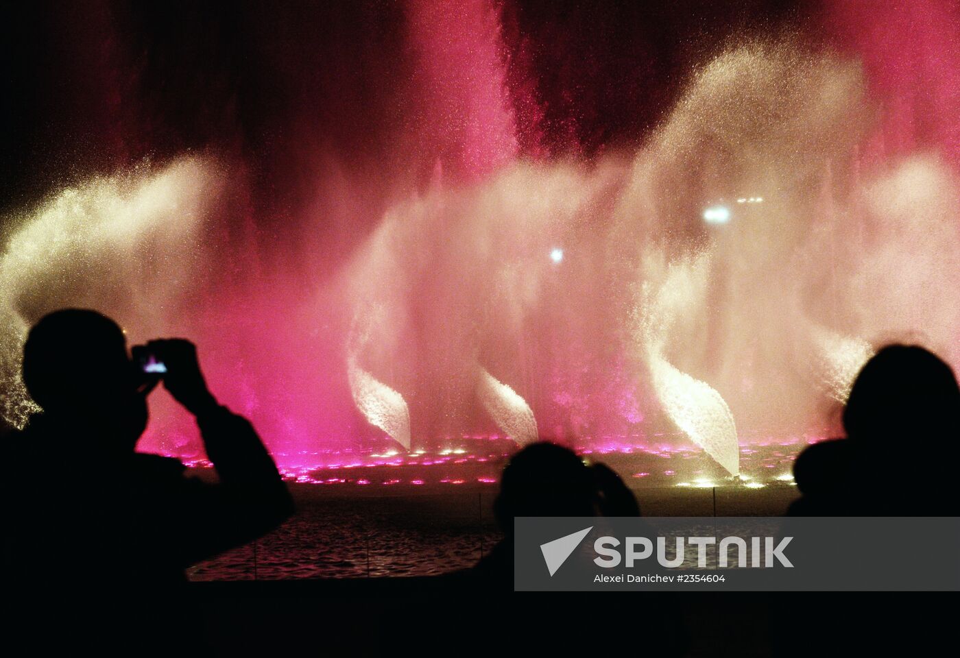 Olympic cauldron and fountains tested in Olympic Park