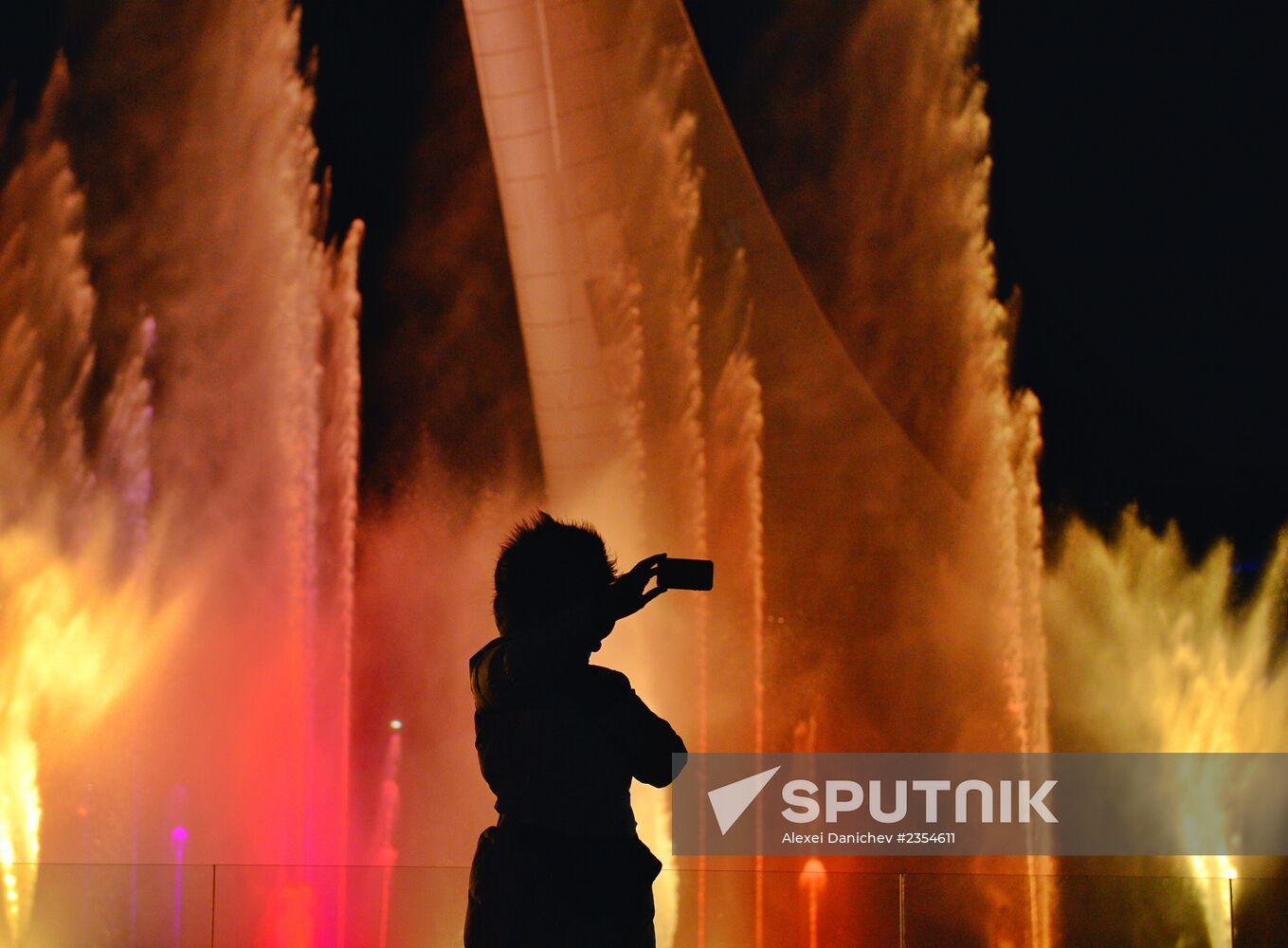 Olympic cauldron and fountains tested in Olympic Park