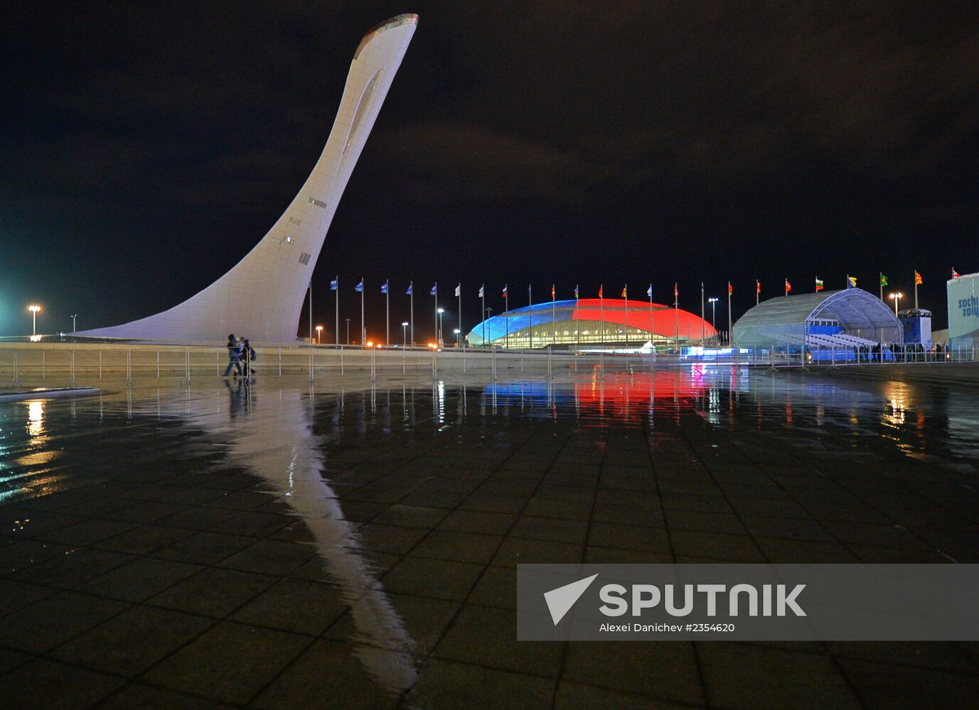 Olympic cauldron and fountains tested in Olympic Park