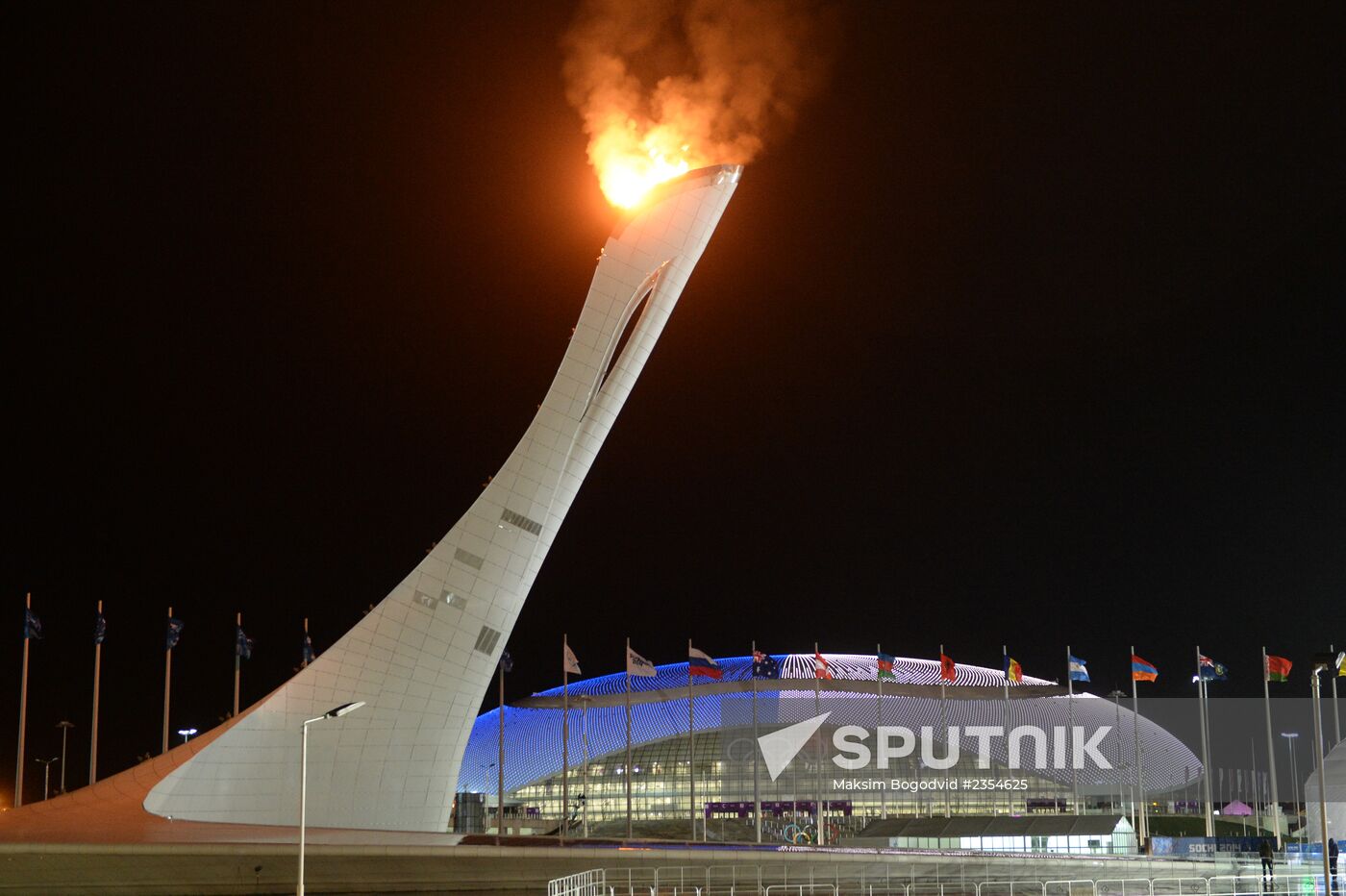 Olympic cauldron and fountains tested in Olympic Park