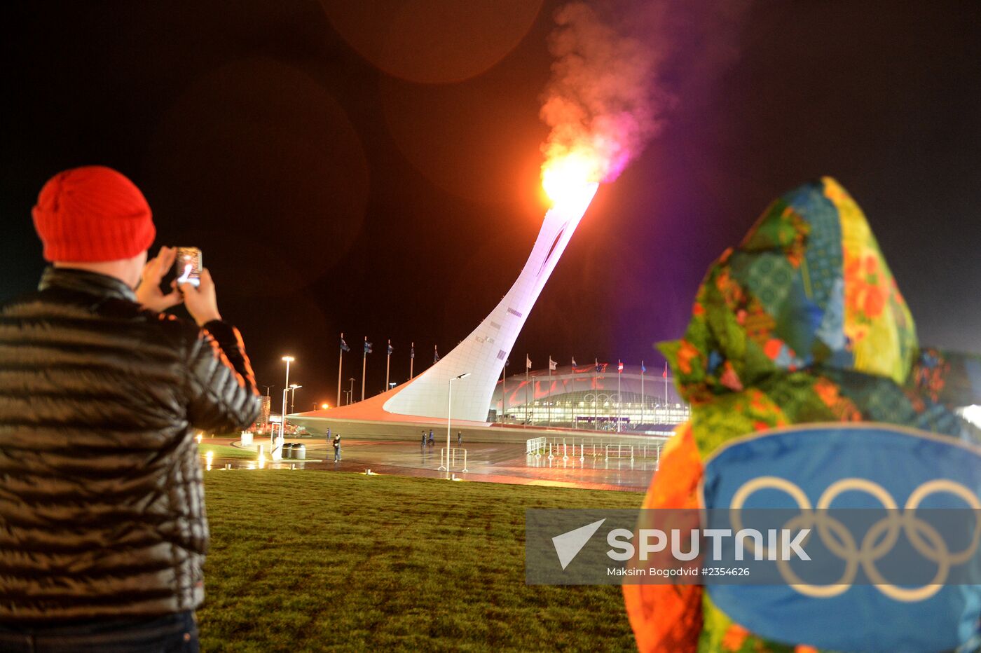 Olympic cauldron and fountains tested in Olympic Park