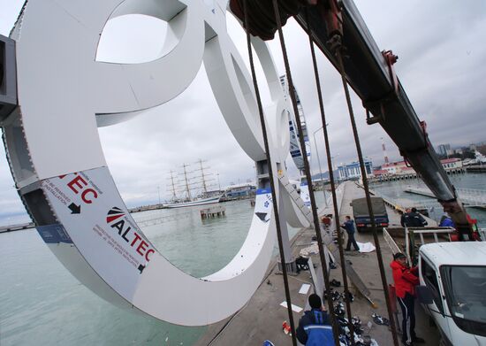 Installation of Olympic rings in seaport of Sochi