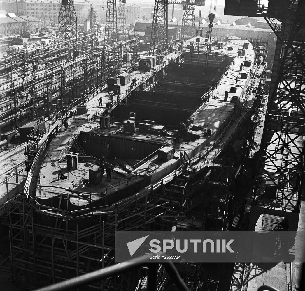 Construction of the nuclear icebreaker Lenin