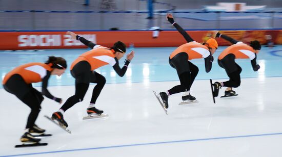 2014 Winter Olympics. Speed skating. Training sessions