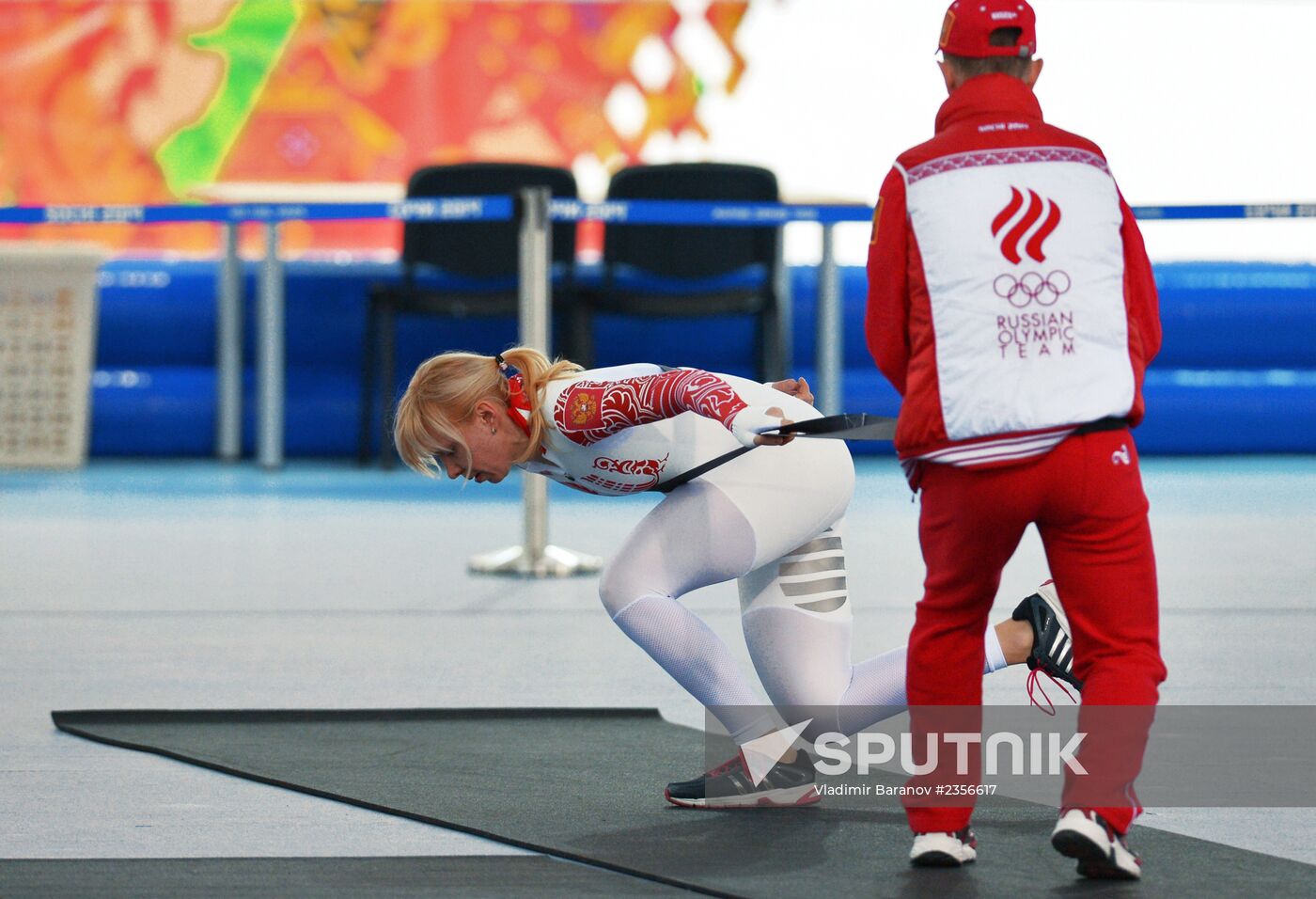 2014 Winter Olympics. Speed skating. Training sessions