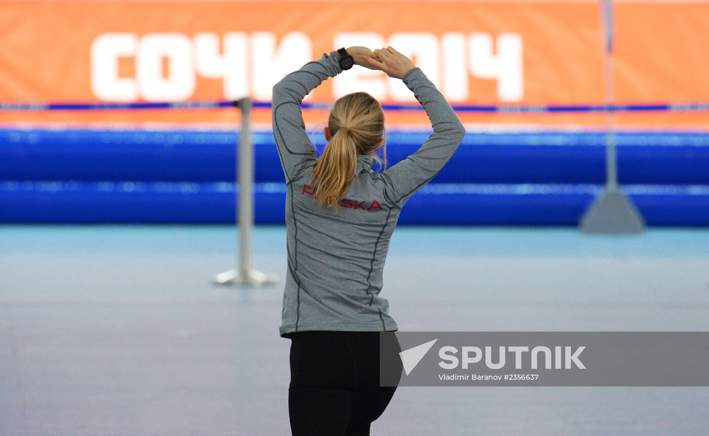 2014 Winter Olympics. Speed skating. Training sessions