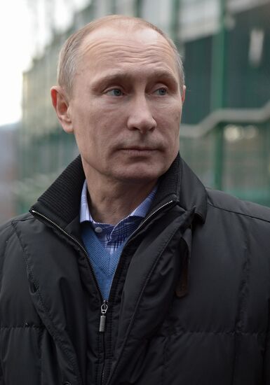 Vladimir Putin visits leopard breeding and rehabilitation center in Sochi