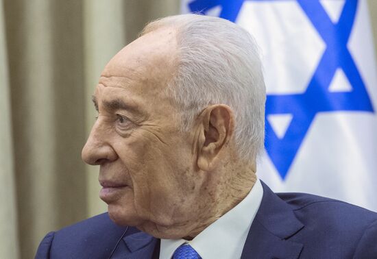 Shimon Peres meets with members of Editors' Club
