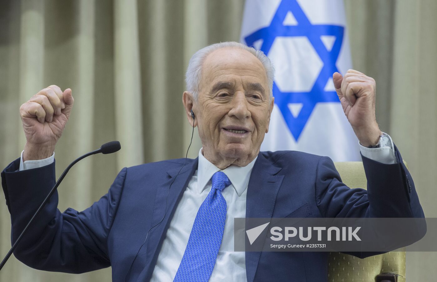 Shimon Peres meets with members of Editors' Club