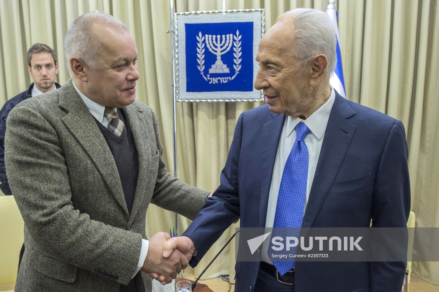 Shimon Peres meets with members of Editors' Club