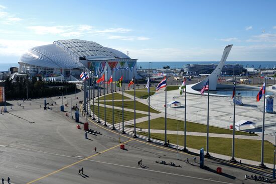 2014 Winter Olympics: 1 day to go