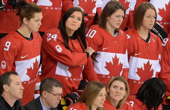 Photo session of Canadian women's national ice hockey team