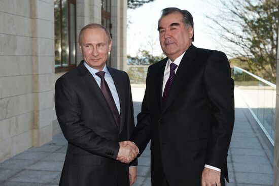 Vladimir Putin meets with Tajik President Emomali Rakhmon