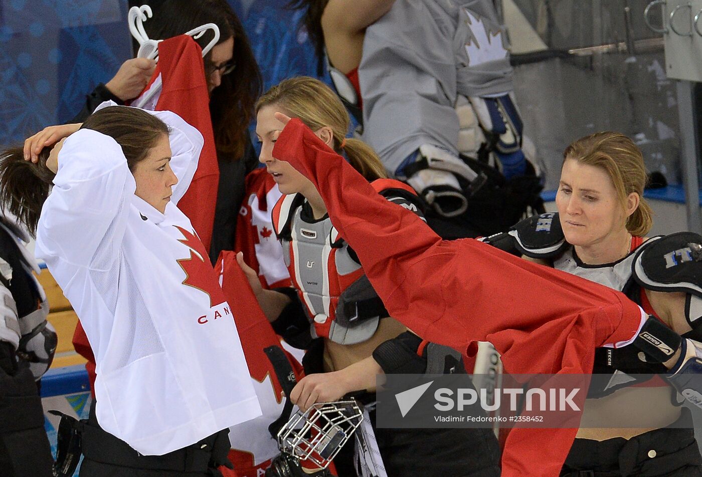 Photo session of Canadian women's national ice hockey team