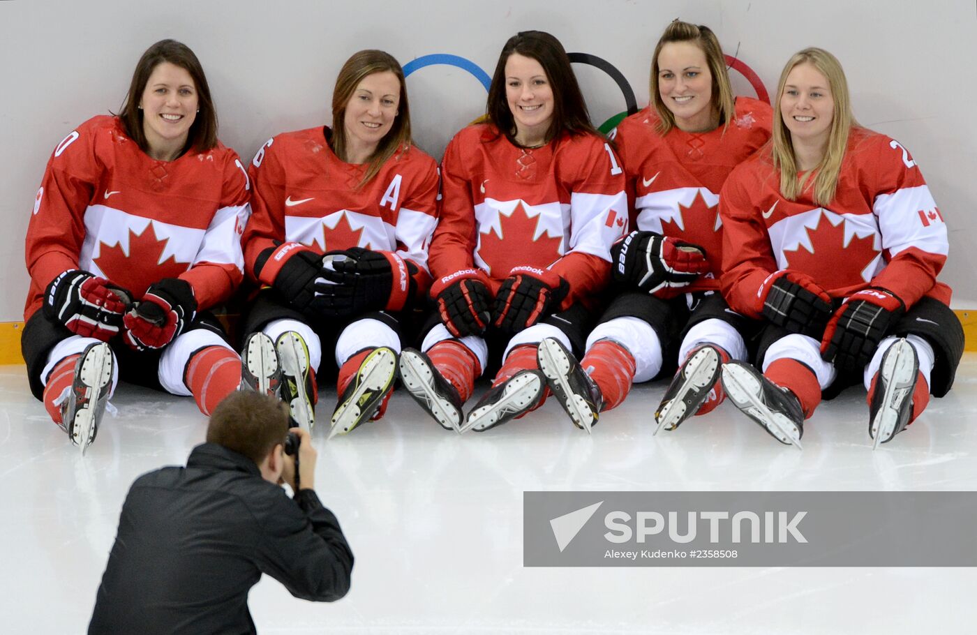 Photo session of Canadian women's national ice hockey team