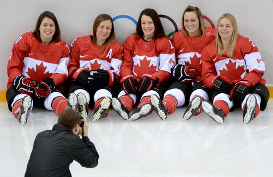 Photo session of Canadian women's national ice hockey team