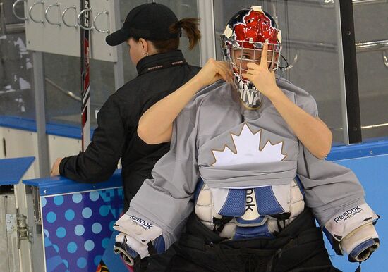 Photo session of Canadian women's national ice hockey team