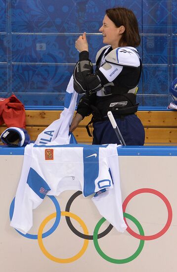 Photo session of Canadian women's national ice hockey team