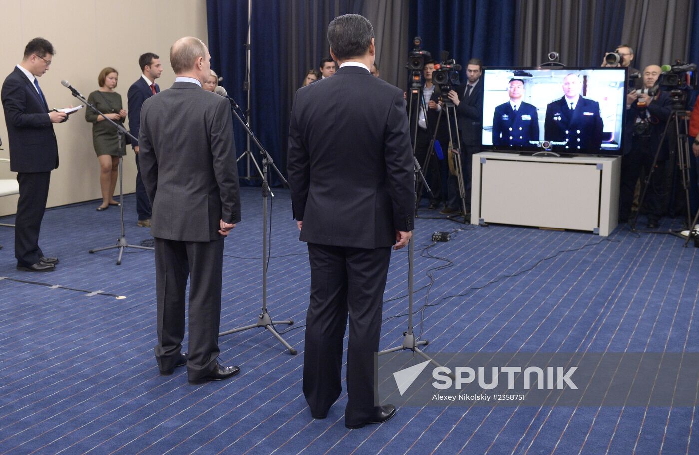 Vladimir Putin meets with Chinese President Xi Jintao