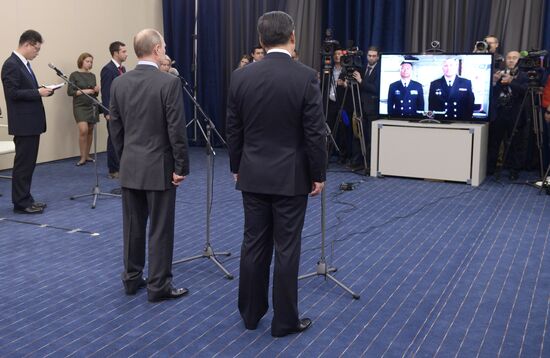 Vladimir Putin meets with Chinese President Xi Jintao