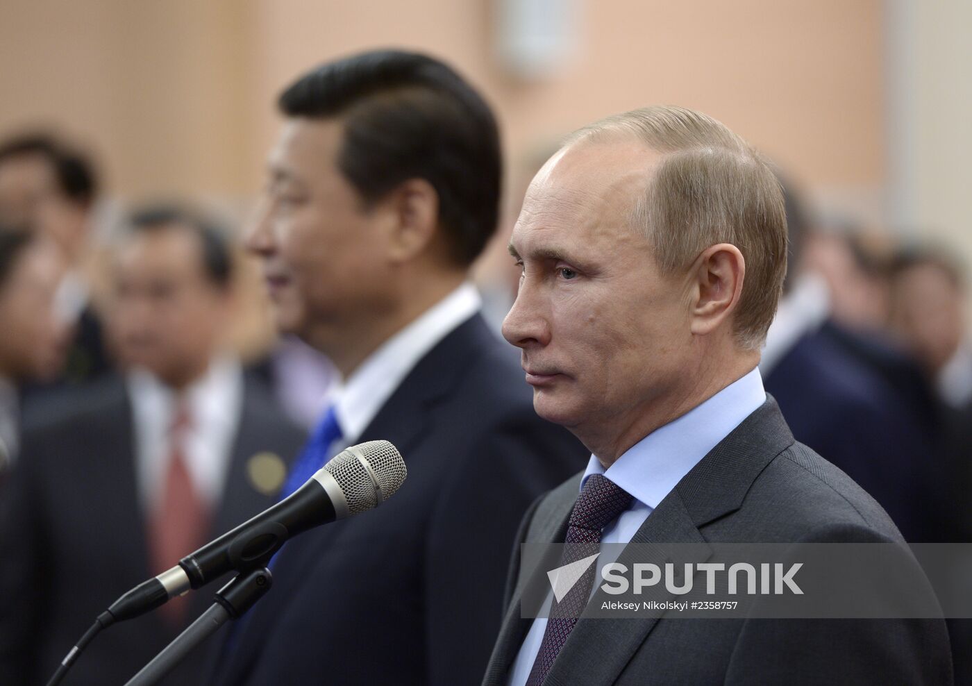 Vladimir Putin meets with Chinese President Xi Jintao