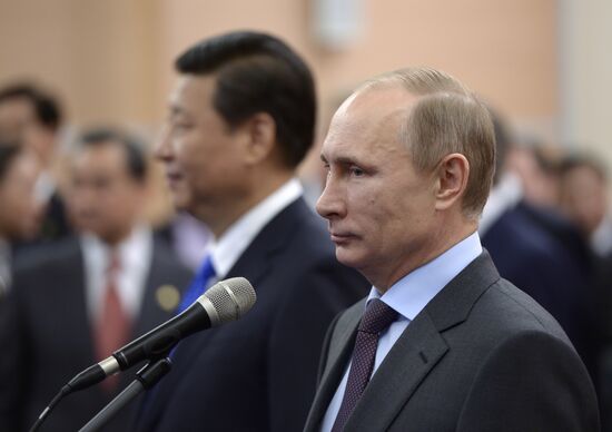 Vladimir Putin meets with Chinese President Xi Jintao